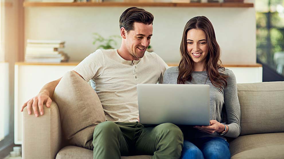 husband and wife review credit score tips online