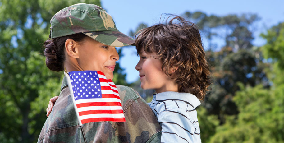 military mom with child